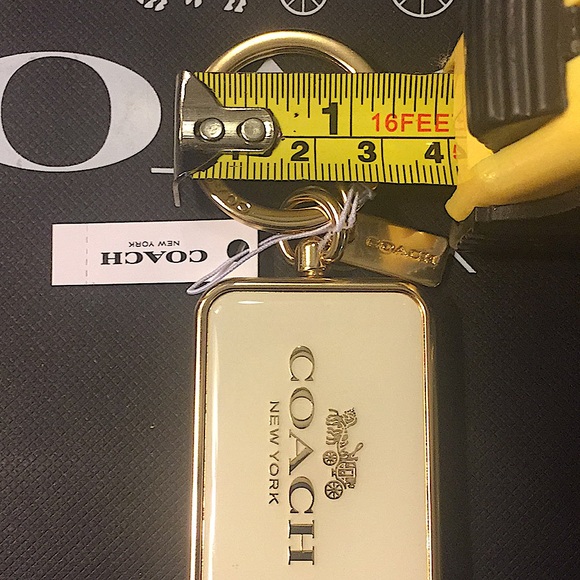 💥HP💥COACH - HORSE & CARRIAGE BAG CHARM/ KEYCHAIN - Picture 9 of 11